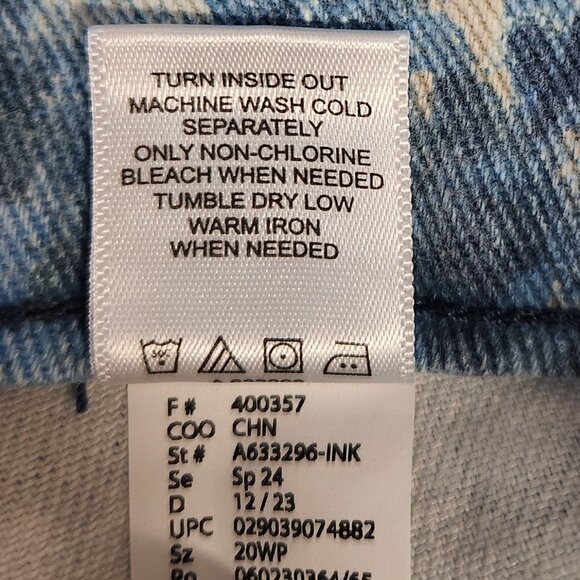 LOGO by Lori Goldstein 20W Petite Printed Boyfriend Jeans Blue Combo NWOT - Picture 6 of 6